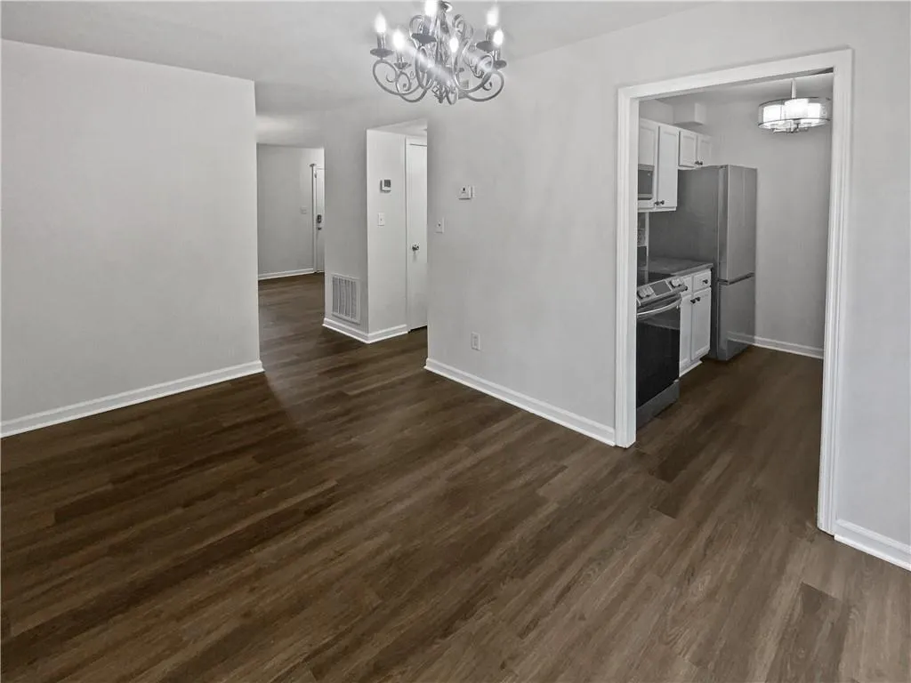 806 Brighton Point, Atlanta, Georgia 30328, 2 Bedrooms Bedrooms, ,2 BathroomsBathrooms,Residential,For Sale,806 Brighton Point,7385849