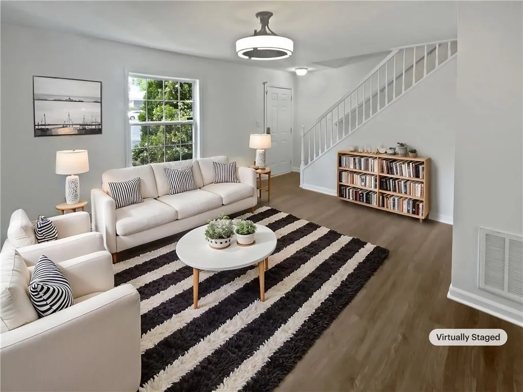 806 Brighton Point, Atlanta, Georgia 30328, 2 Bedrooms Bedrooms, ,2 BathroomsBathrooms,Residential,For Sale,806 Brighton Point,7385849
