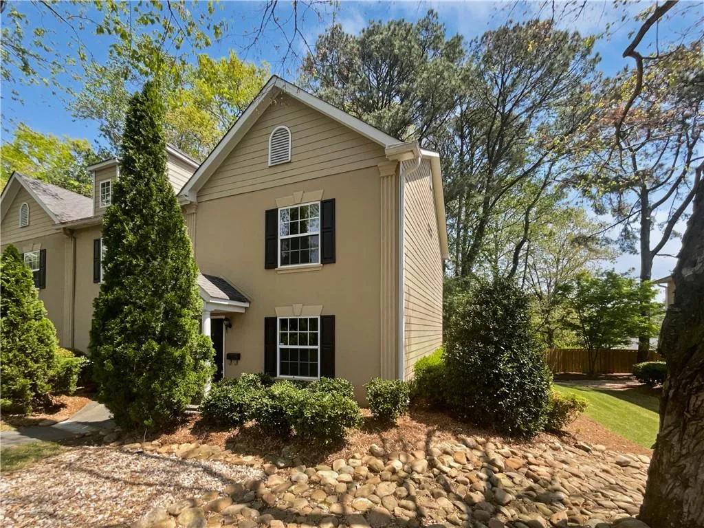 806 Brighton Point, Atlanta, Georgia 30328, 2 Bedrooms Bedrooms, ,2 BathroomsBathrooms,Residential,For Sale,806 Brighton Point,7385849