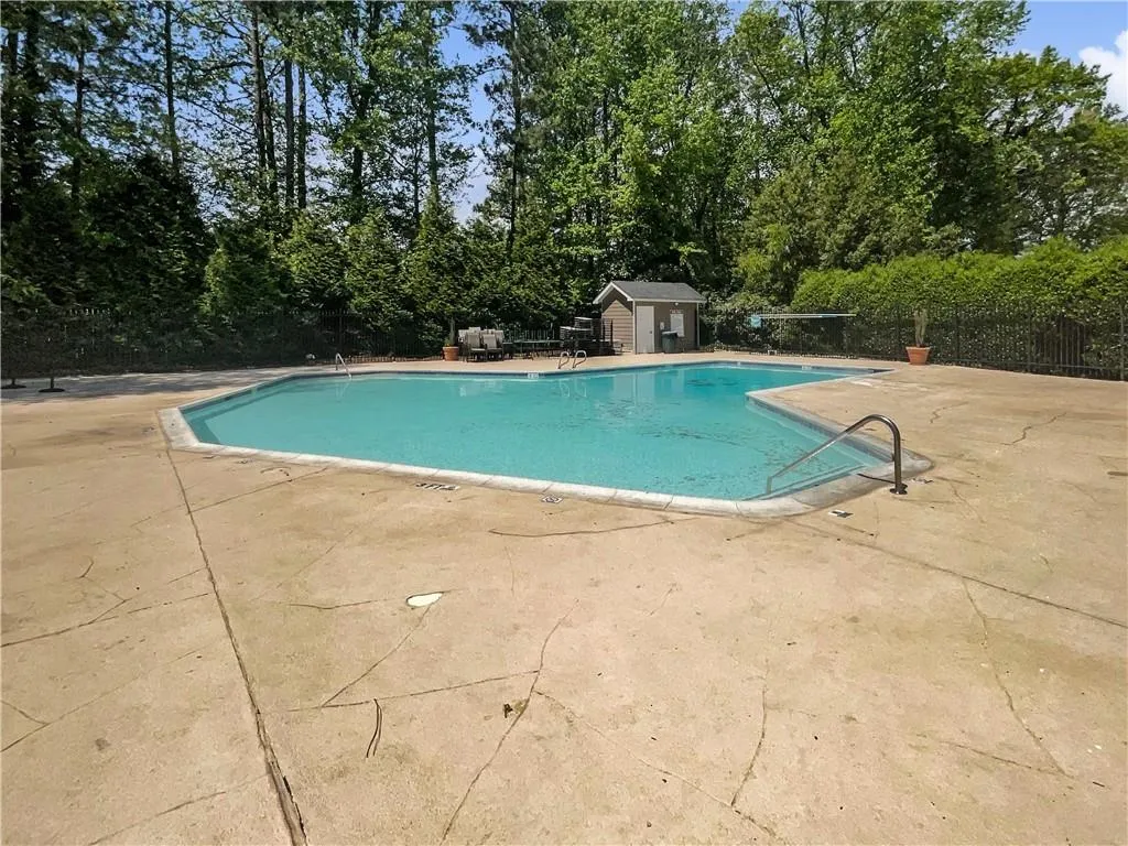 806 Brighton Point, Atlanta, Georgia 30328, 2 Bedrooms Bedrooms, ,2 BathroomsBathrooms,Residential,For Sale,806 Brighton Point,7385849