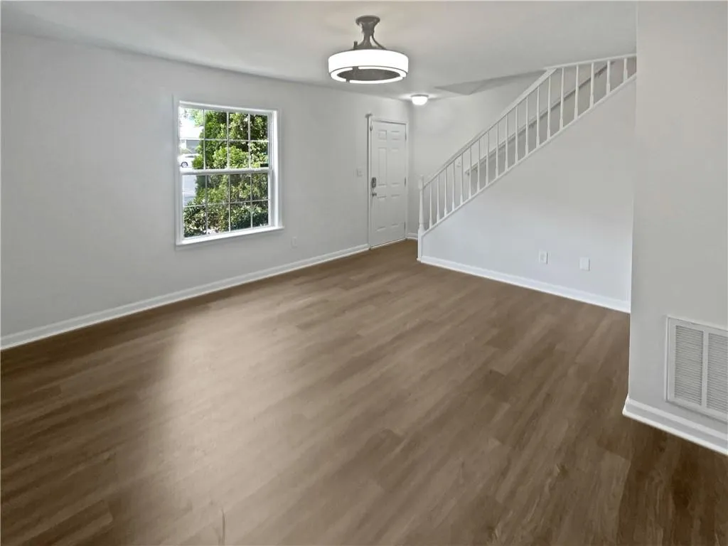 806 Brighton Point, Atlanta, Georgia 30328, 2 Bedrooms Bedrooms, ,2 BathroomsBathrooms,Residential,For Sale,806 Brighton Point,7385849