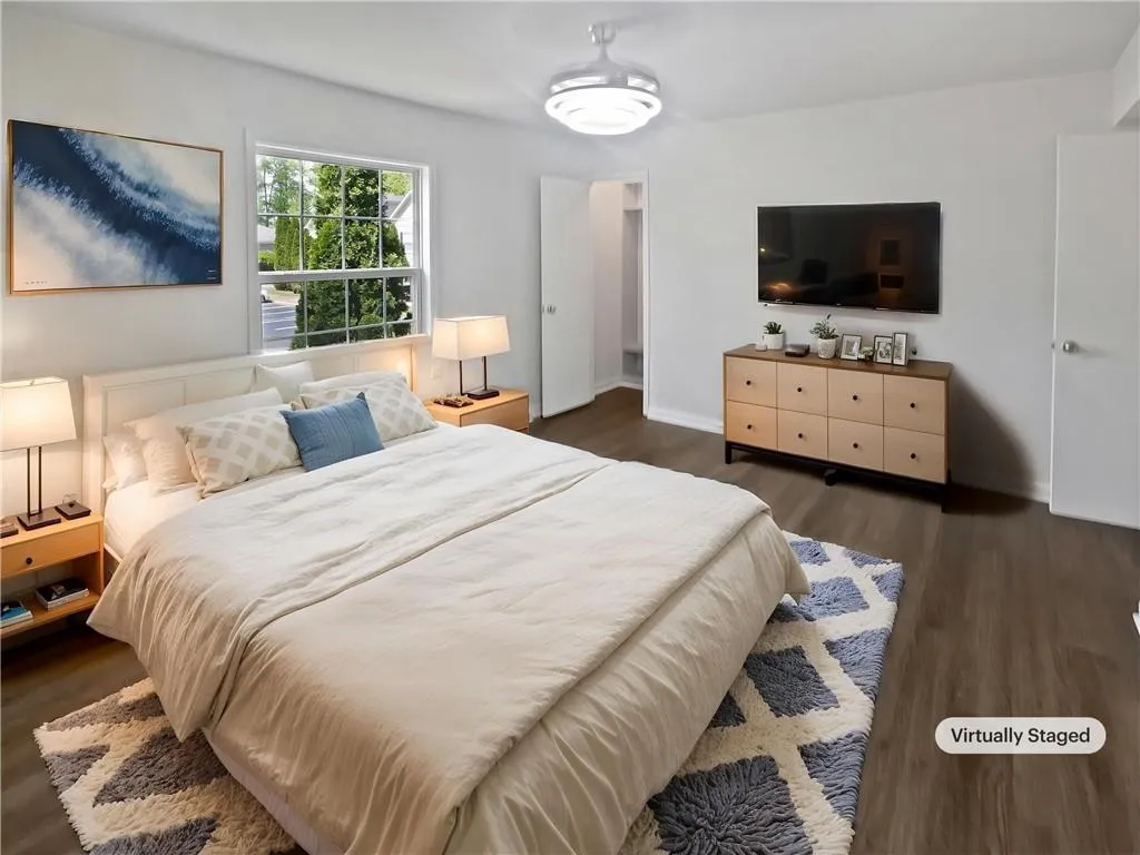 806 Brighton Point, Atlanta, Georgia 30328, 2 Bedrooms Bedrooms, ,2 BathroomsBathrooms,Residential,For Sale,806 Brighton Point,7385849