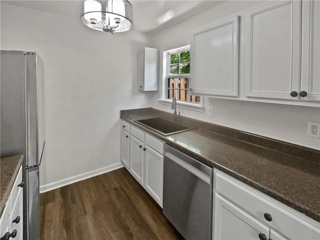 806 Brighton Point, Atlanta, Georgia 30328, 2 Bedrooms Bedrooms, ,2 BathroomsBathrooms,Residential,For Sale,806 Brighton Point,7385849