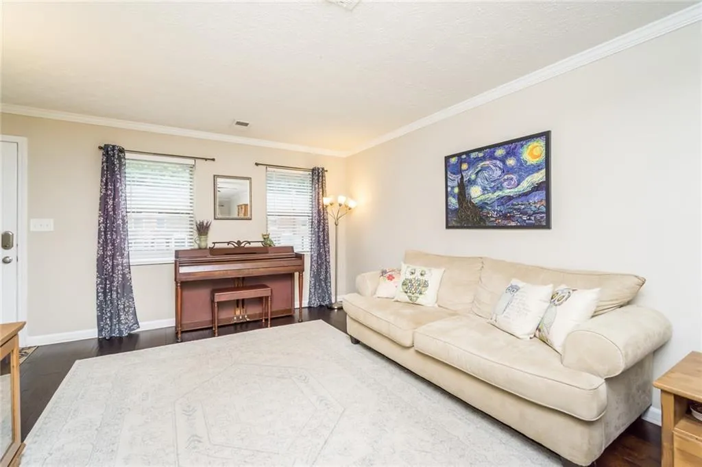 Atlanta, Georgia 30350, 2 Bedrooms Bedrooms, ,1 BathroomBathrooms,Residential,Sold,6563663