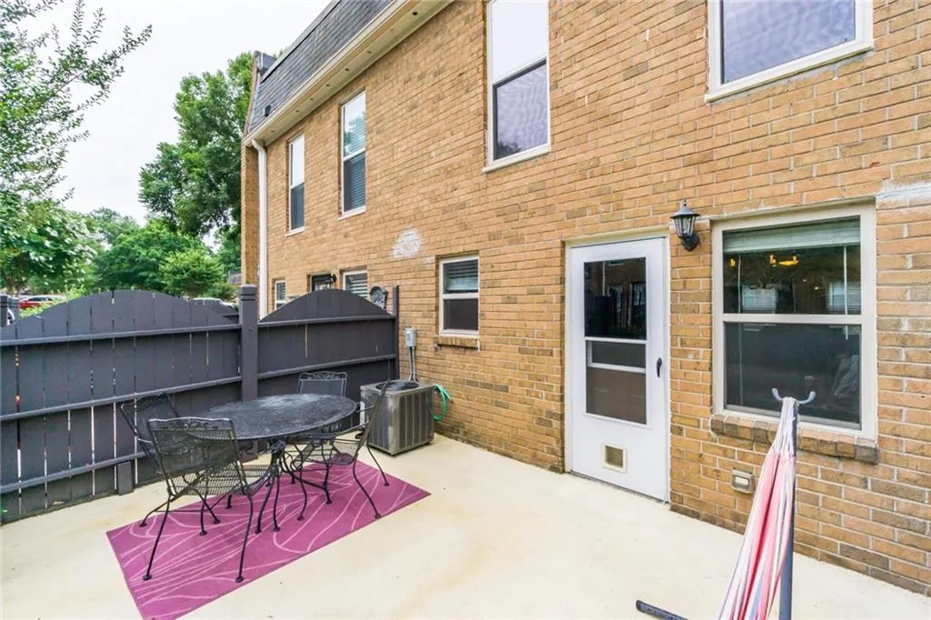 Atlanta, Georgia 30350, 2 Bedrooms Bedrooms, ,1 BathroomBathrooms,Residential,Sold,6563663