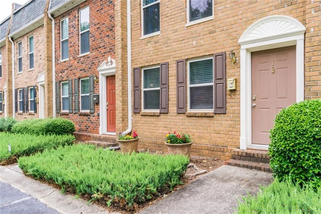 Atlanta, Georgia 30350, 2 Bedrooms Bedrooms, ,1 BathroomBathrooms,Residential,Sold,6563663