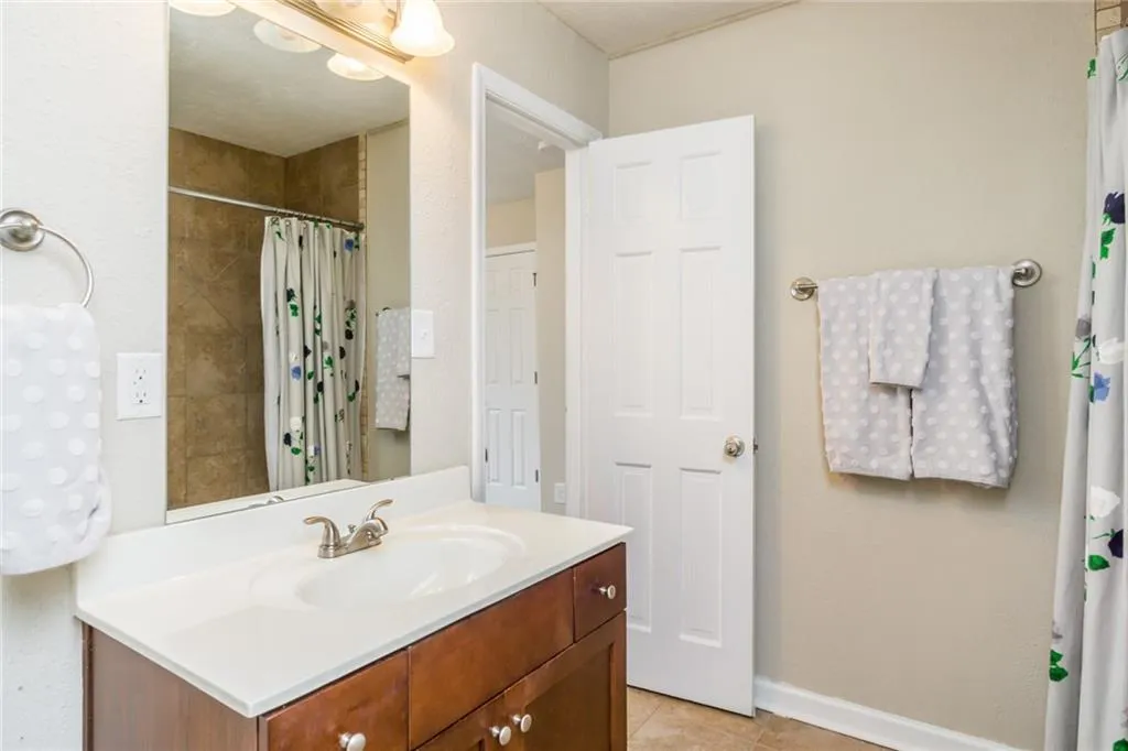 Atlanta, Georgia 30350, 2 Bedrooms Bedrooms, ,1 BathroomBathrooms,Residential,Sold,6563663
