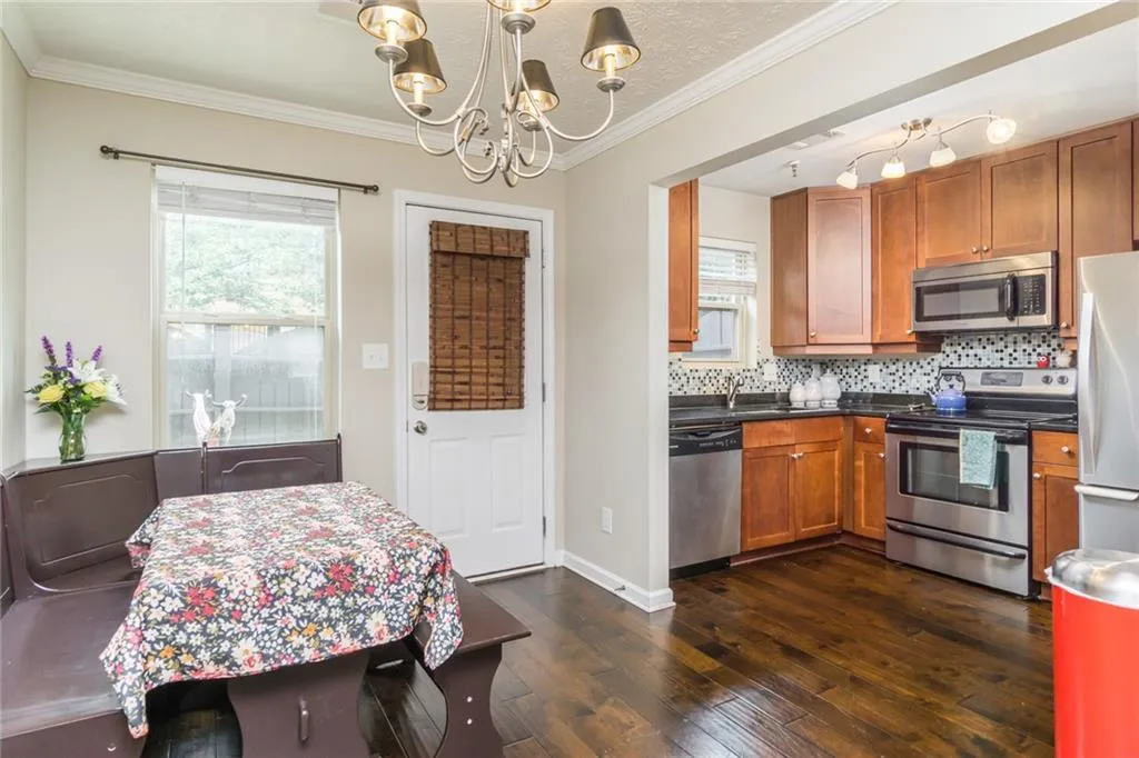 Atlanta, Georgia 30350, 2 Bedrooms Bedrooms, ,1 BathroomBathrooms,Residential,Sold,6563663