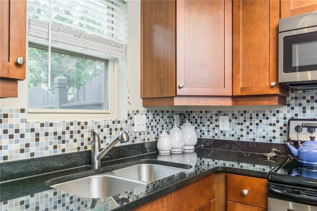 Atlanta, Georgia 30350, 2 Bedrooms Bedrooms, ,1 BathroomBathrooms,Residential,Sold,6563663