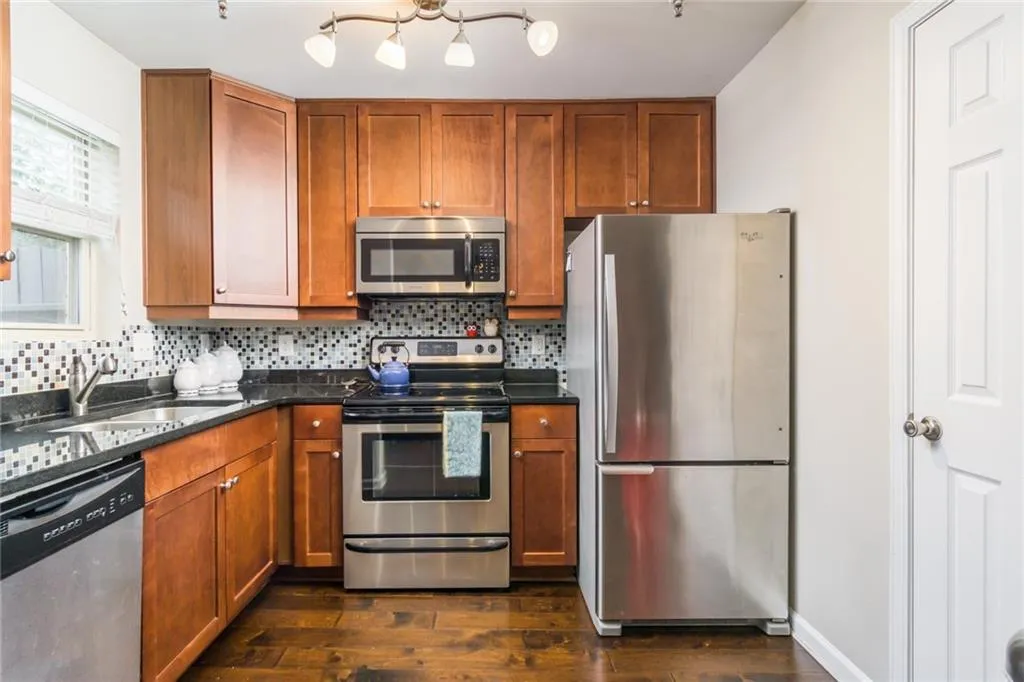 Atlanta, Georgia 30350, 2 Bedrooms Bedrooms, ,1 BathroomBathrooms,Residential,Sold,6563663