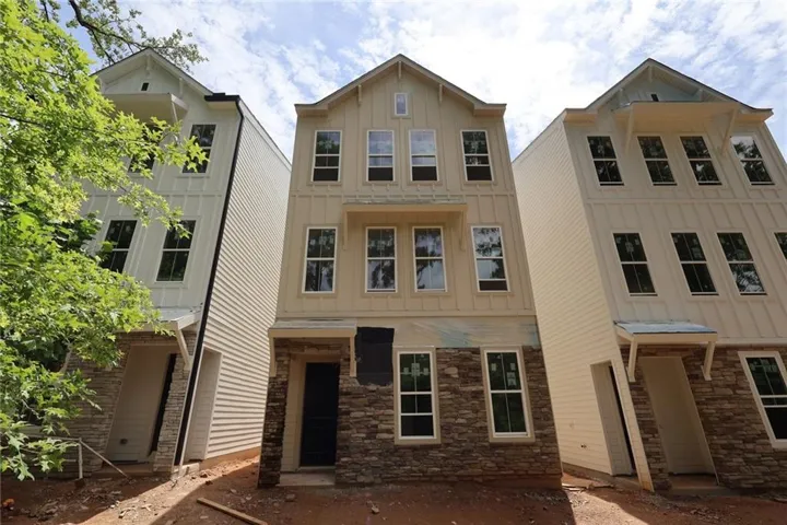 646 Memphis Drive, Scottdale, Georgia 30079