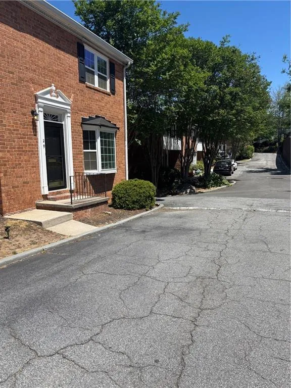 6520 Roswell Road Unit 29, Atlanta, Georgia 30328, 2 Bedrooms Bedrooms, ,1 BathroomBathrooms,Residential,For Sale,6520 Roswell Road Unit 29,7757143