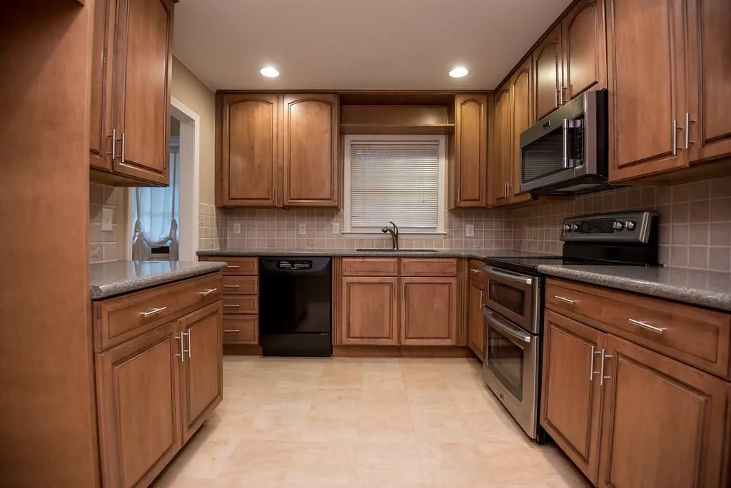 6700 Ne Roswell Road Ne Unit 25b, Atlanta, Georgia 30328, 2 Bedrooms Bedrooms, ,1 BathroomBathrooms,Residential,Sold,6700 Ne Roswell Road Ne Unit 25b,5970212