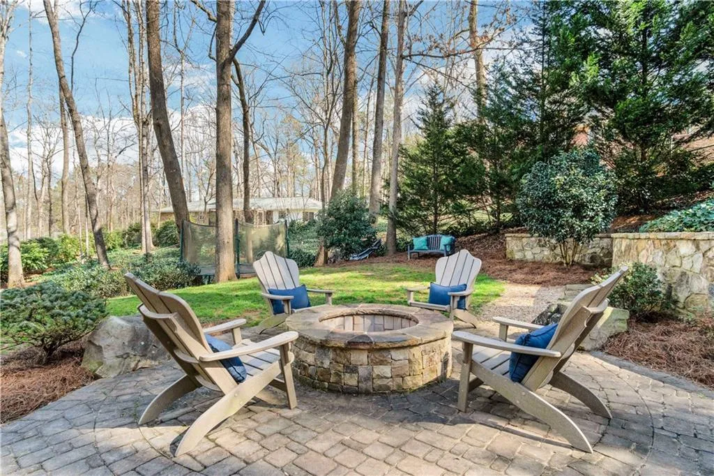 6751 Castleton Drive, Sandy Springs, Georgia 30328, 6 Bedrooms Bedrooms, ,5 BathroomsBathrooms,Residential,Sold,6751 Castleton Drive,6504008