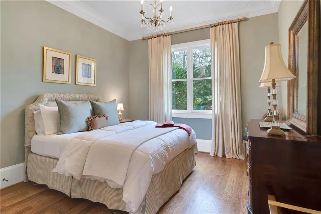 6751 Castleton Drive, Sandy Springs, Georgia 30328, 6 Bedrooms Bedrooms, ,5 BathroomsBathrooms,Residential,Sold,6751 Castleton Drive,6504008