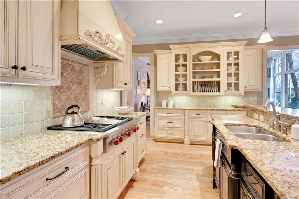 6751 Castleton Drive, Sandy Springs, Georgia 30328, 6 Bedrooms Bedrooms, ,5 BathroomsBathrooms,Residential,Sold,6751 Castleton Drive,6504008
