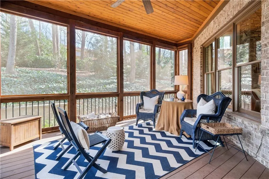 6751 Castleton Drive, Sandy Springs, Georgia 30328, 6 Bedrooms Bedrooms, ,5 BathroomsBathrooms,Residential,Sold,6751 Castleton Drive,6504008