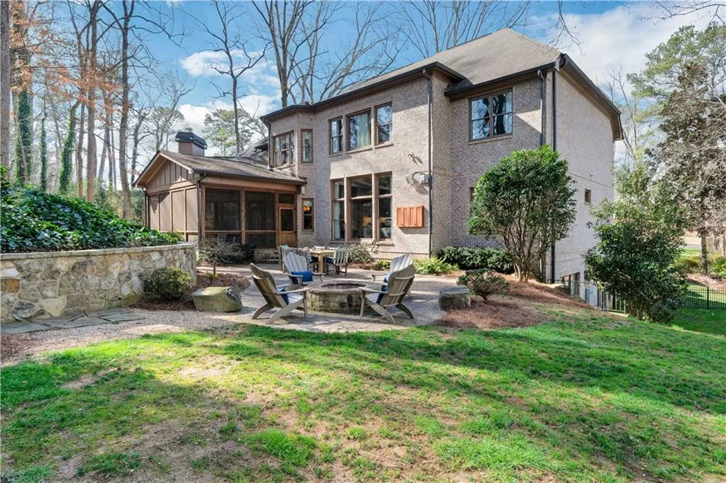 6751 Castleton Drive, Sandy Springs, Georgia 30328, 6 Bedrooms Bedrooms, ,5 BathroomsBathrooms,Residential,Sold,6751 Castleton Drive,6504008