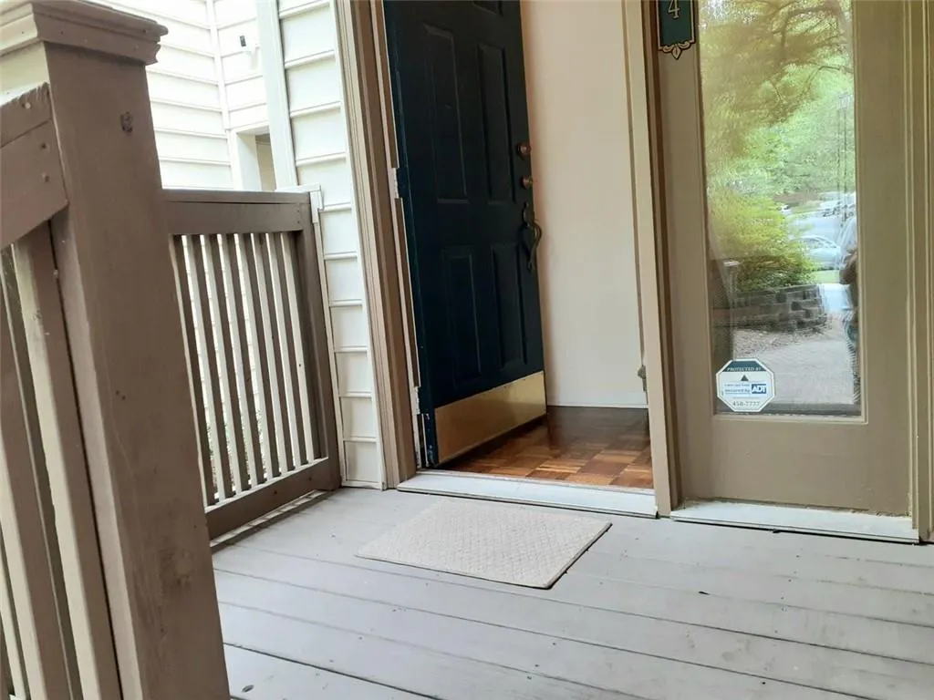 504 Garden Court Unit 504, Sandy Springs, Georgia 30328, 3 Bedrooms Bedrooms, ,2 BathroomsBathrooms,Residential,Sold,504 Garden Court Unit 504,6882389