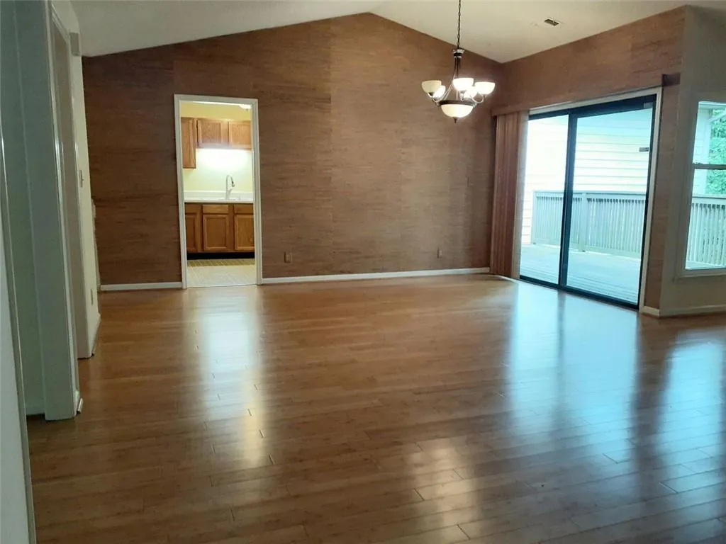 504 Garden Court Unit 504, Sandy Springs, Georgia 30328, 3 Bedrooms Bedrooms, ,2 BathroomsBathrooms,Residential,Sold,504 Garden Court Unit 504,6882389