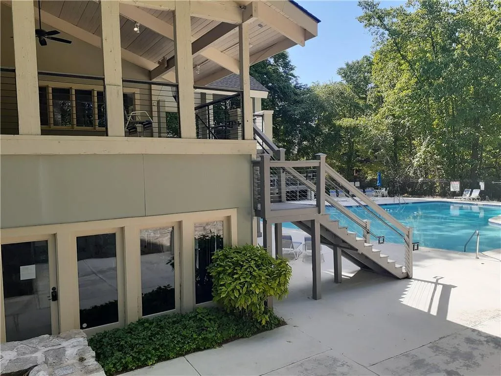 504 Garden Court Unit 504, Sandy Springs, Georgia 30328, 3 Bedrooms Bedrooms, ,2 BathroomsBathrooms,Residential,Sold,504 Garden Court Unit 504,6882389