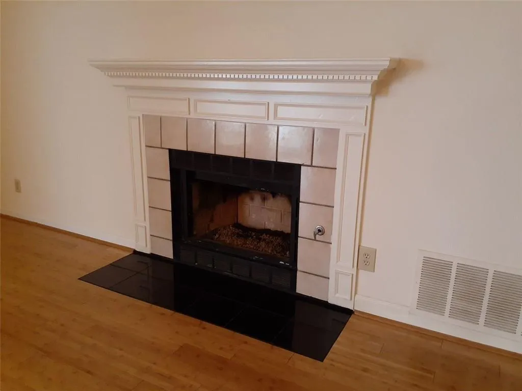 504 Garden Court Unit 504, Sandy Springs, Georgia 30328, 3 Bedrooms Bedrooms, ,2 BathroomsBathrooms,Residential,Sold,504 Garden Court Unit 504,6882389