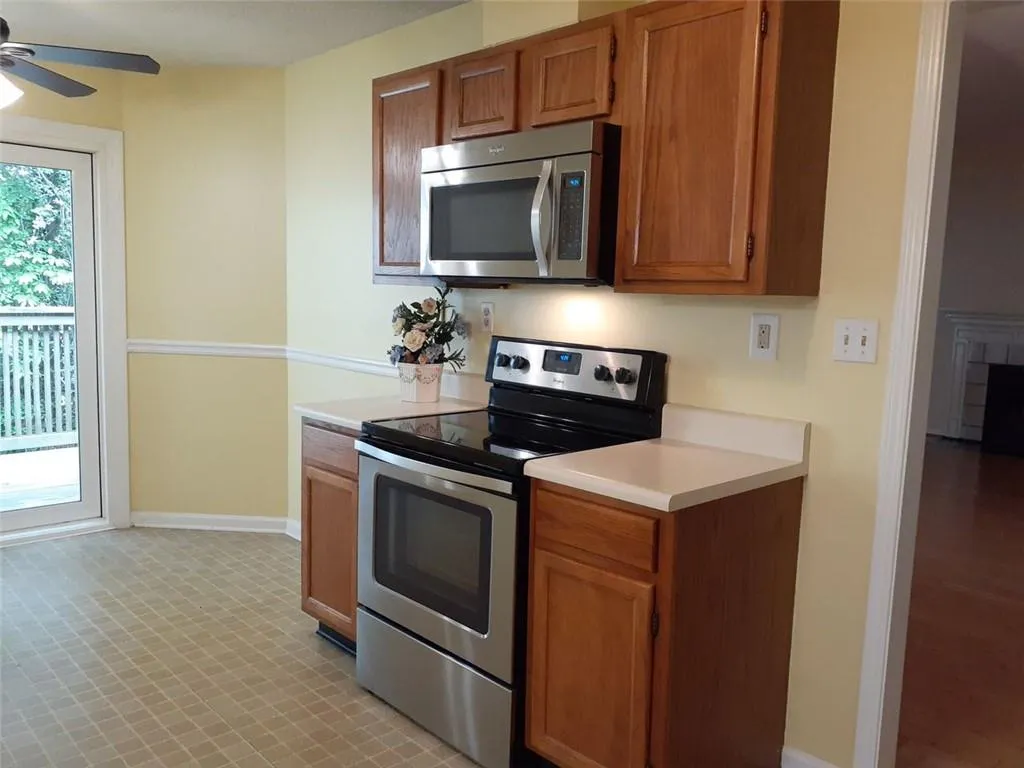 504 Garden Court Unit 504, Sandy Springs, Georgia 30328, 3 Bedrooms Bedrooms, ,2 BathroomsBathrooms,Residential,Sold,504 Garden Court Unit 504,6882389