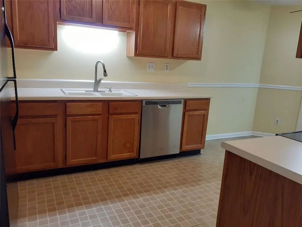 504 Garden Court Unit 504, Sandy Springs, Georgia 30328, 3 Bedrooms Bedrooms, ,2 BathroomsBathrooms,Residential,Sold,504 Garden Court Unit 504,6882389