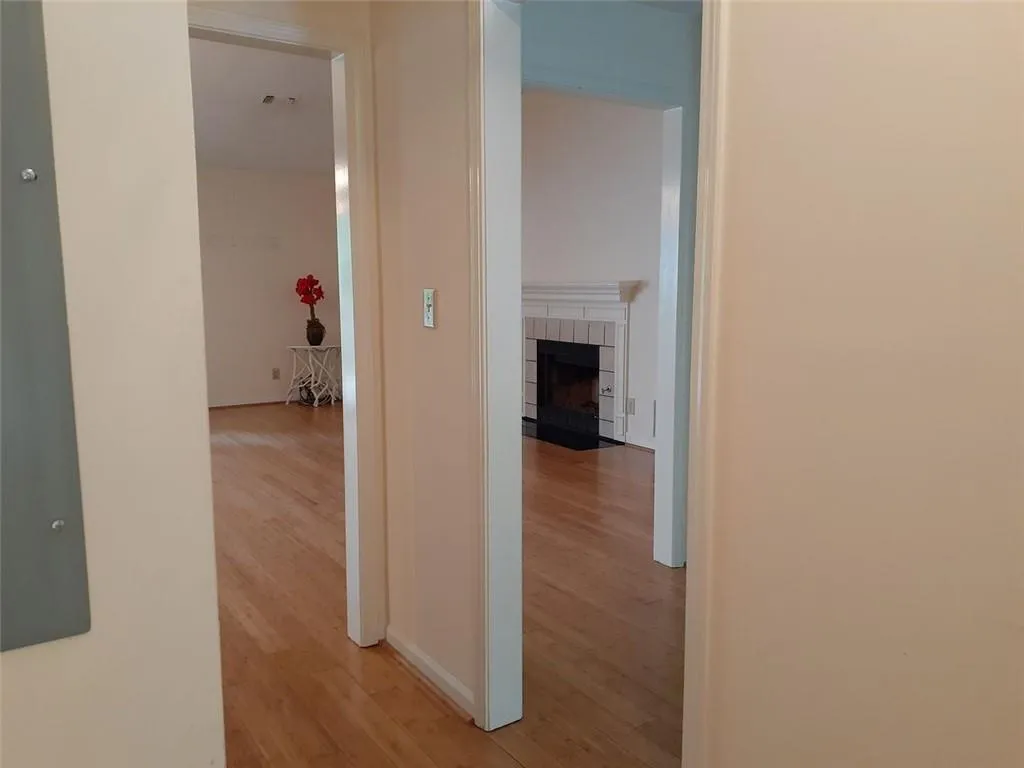 504 Garden Court Unit 504, Sandy Springs, Georgia 30328, 3 Bedrooms Bedrooms, ,2 BathroomsBathrooms,Residential,Sold,504 Garden Court Unit 504,6882389