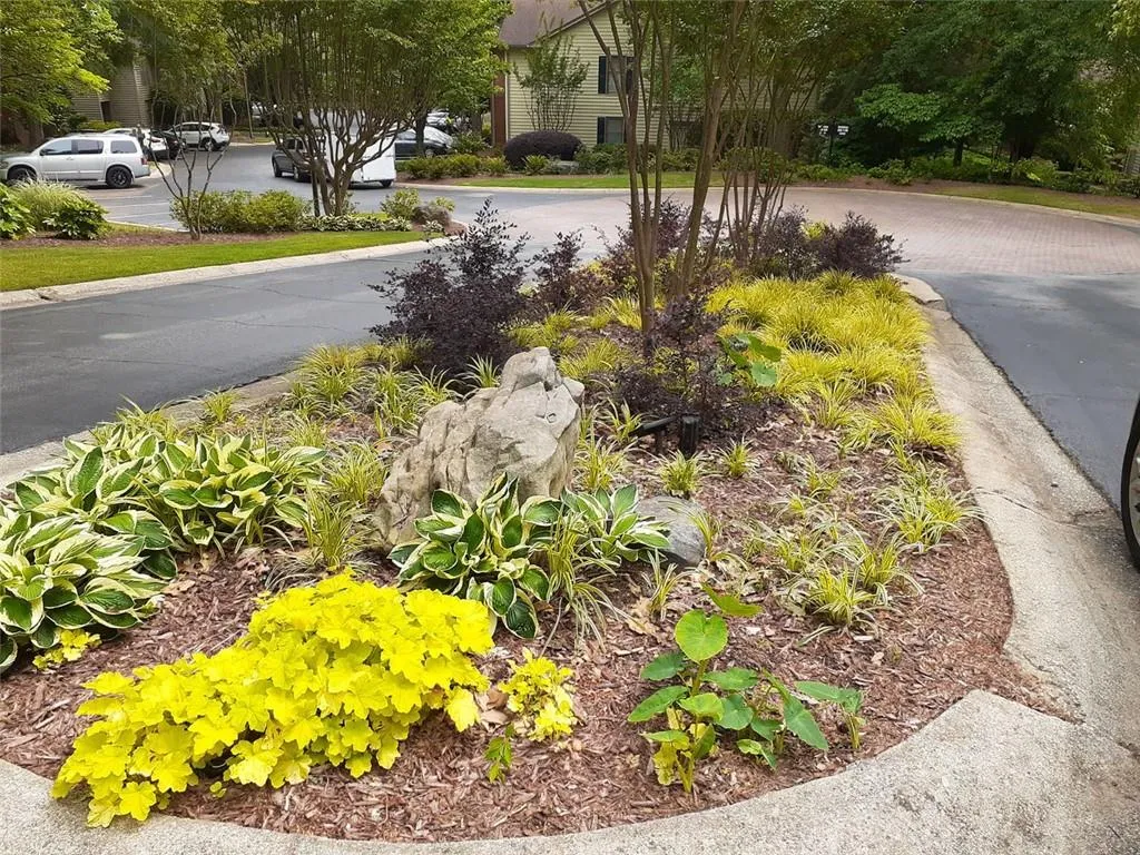 504 Garden Court Unit 504, Sandy Springs, Georgia 30328, 3 Bedrooms Bedrooms, ,2 BathroomsBathrooms,Residential,Sold,504 Garden Court Unit 504,6882389