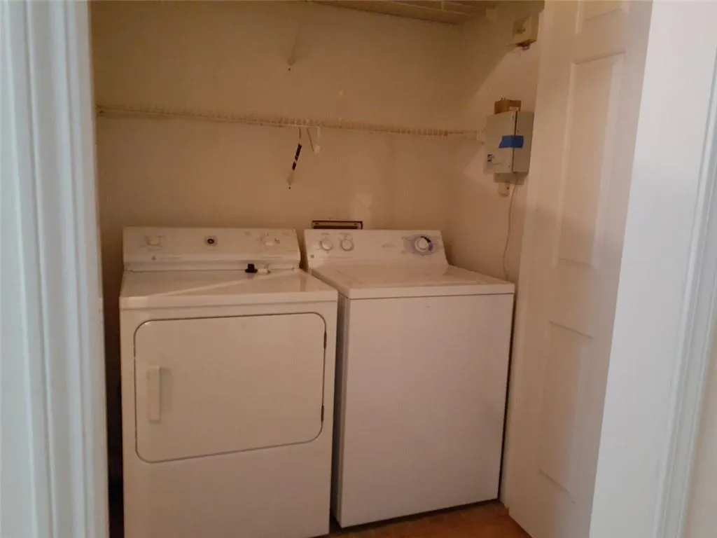 504 Garden Court Unit 504, Sandy Springs, Georgia 30328, 3 Bedrooms Bedrooms, ,2 BathroomsBathrooms,Residential,Sold,504 Garden Court Unit 504,6882389