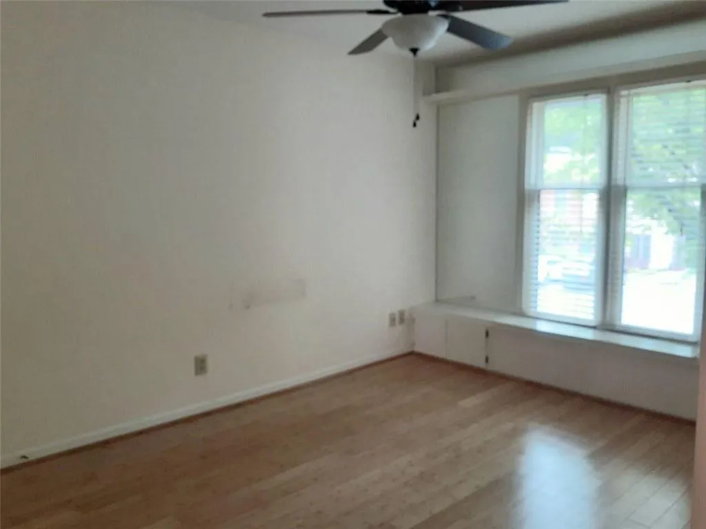 504 Garden Court Unit 504, Sandy Springs, Georgia 30328, 3 Bedrooms Bedrooms, ,2 BathroomsBathrooms,Residential,Sold,504 Garden Court Unit 504,6882389