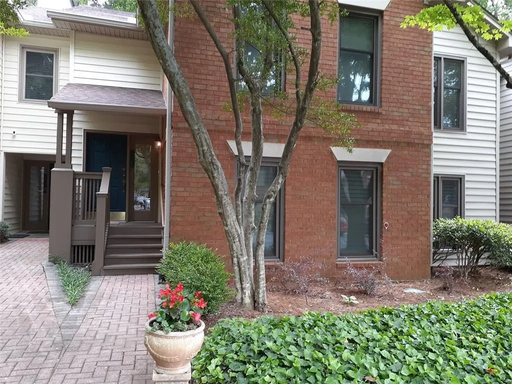 504 Garden Court Unit 504, Sandy Springs, Georgia 30328, 3 Bedrooms Bedrooms, ,2 BathroomsBathrooms,Residential,Sold,504 Garden Court Unit 504,6882389