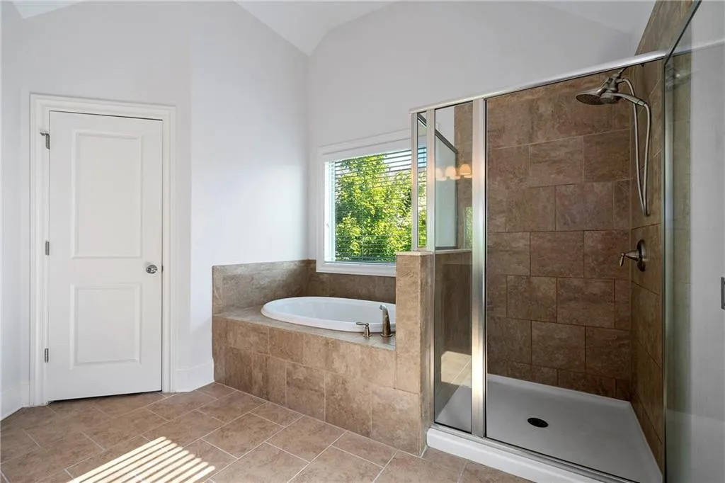 7585 Stoneridge Drive, Sandy Springs, Georgia 30328, 4 Bedrooms Bedrooms, ,2 BathroomsBathrooms,Residential,Sold,7585 Stoneridge Drive,6621763