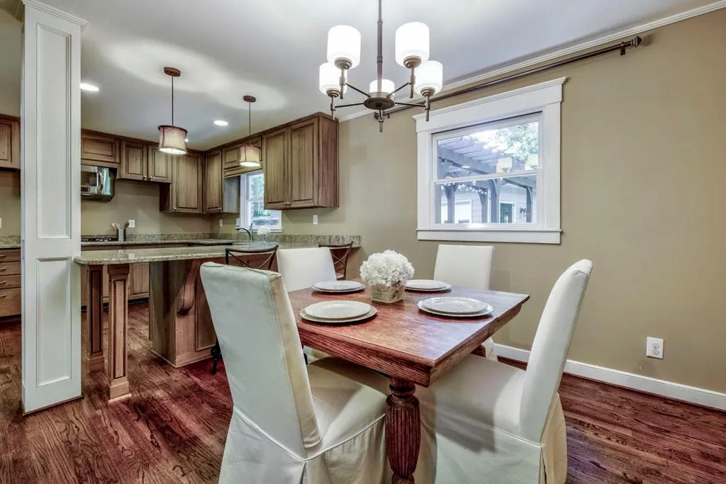 365 Glencourtney Drive, Atlanta, Georgia 30328, 4 Bedrooms Bedrooms, ,3 BathroomsBathrooms,Residential,Sold,365 Glencourtney Drive,6035058