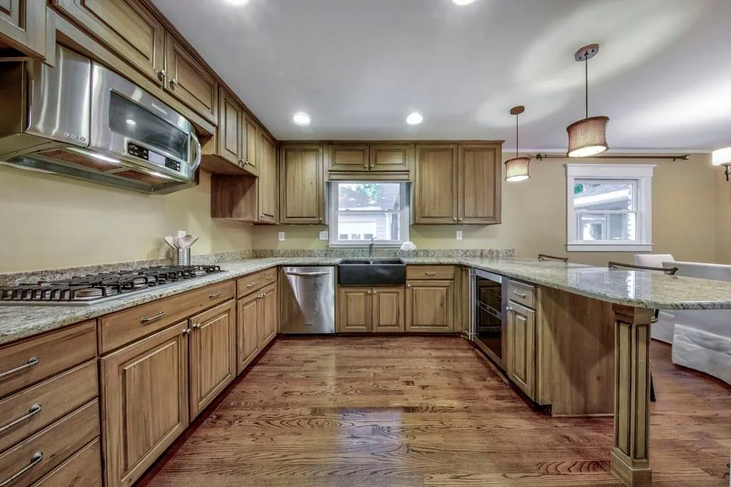 365 Glencourtney Drive, Atlanta, Georgia 30328, 4 Bedrooms Bedrooms, ,3 BathroomsBathrooms,Residential,Sold,365 Glencourtney Drive,6035058