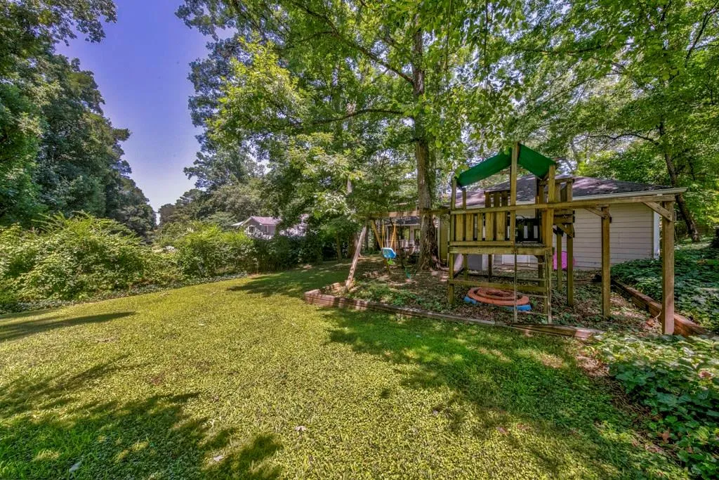 365 Glencourtney Drive, Atlanta, Georgia 30328, 4 Bedrooms Bedrooms, ,3 BathroomsBathrooms,Residential,Sold,365 Glencourtney Drive,6035058
