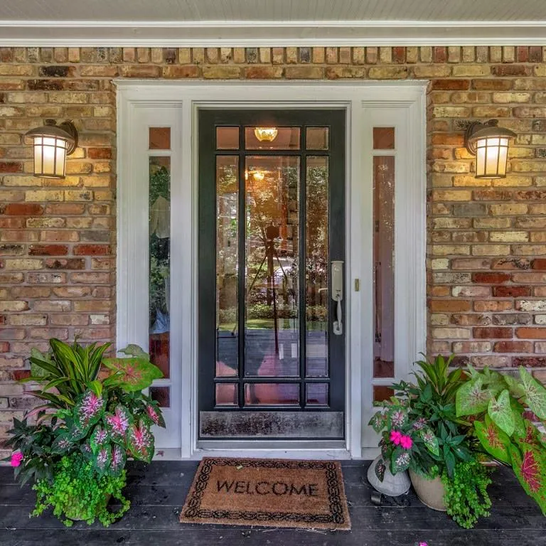 365 Glencourtney Drive, Atlanta, Georgia 30328, 4 Bedrooms Bedrooms, ,3 BathroomsBathrooms,Residential,Sold,365 Glencourtney Drive,6035058