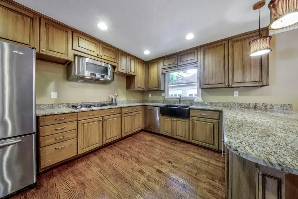 365 Glencourtney Drive, Atlanta, Georgia 30328, 4 Bedrooms Bedrooms, ,3 BathroomsBathrooms,Residential,Sold,365 Glencourtney Drive,6035058