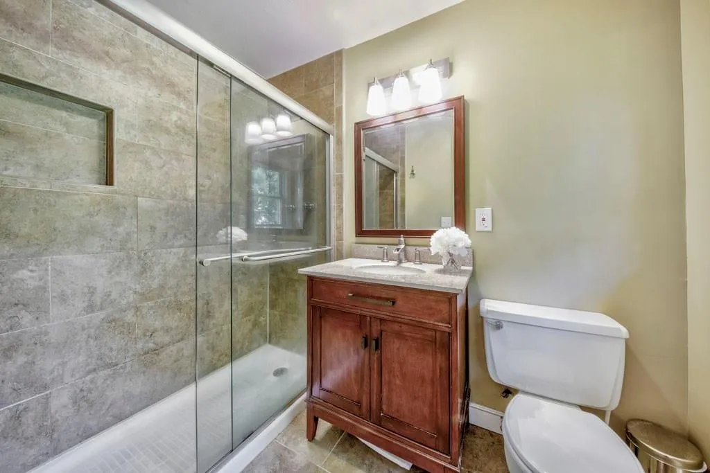 365 Glencourtney Drive, Atlanta, Georgia 30328, 4 Bedrooms Bedrooms, ,3 BathroomsBathrooms,Residential,Sold,365 Glencourtney Drive,6035058