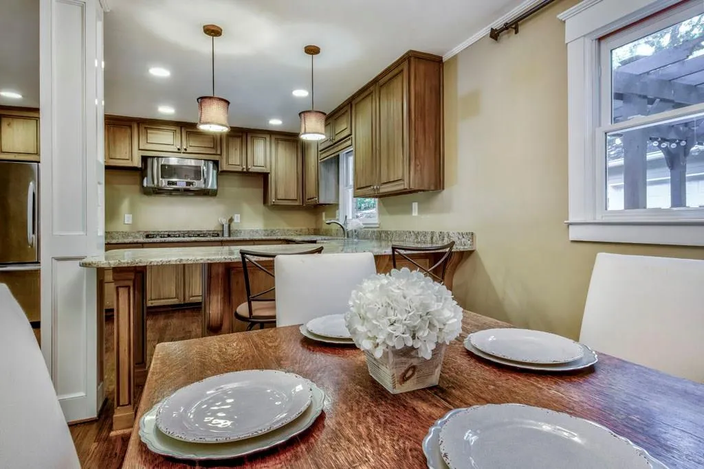 365 Glencourtney Drive, Atlanta, Georgia 30328, 4 Bedrooms Bedrooms, ,3 BathroomsBathrooms,Residential,Sold,365 Glencourtney Drive,6035058