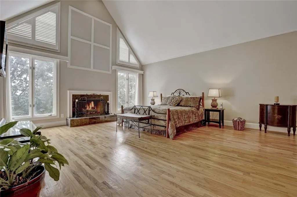 6 Heards Overlook Court, Sandy Springs, Georgia 30328, 5 Bedrooms Bedrooms, ,5 BathroomsBathrooms,Residential,Sold,6 Heards Overlook Court,5899845