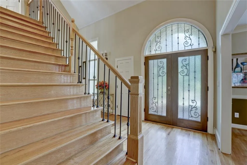 6 Heards Overlook Court, Sandy Springs, Georgia 30328, 5 Bedrooms Bedrooms, ,5 BathroomsBathrooms,Residential,Sold,6 Heards Overlook Court,5899845