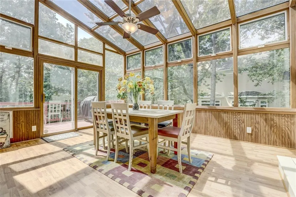 6 Heards Overlook Court, Sandy Springs, Georgia 30328, 5 Bedrooms Bedrooms, ,5 BathroomsBathrooms,Residential,Sold,6 Heards Overlook Court,5899845