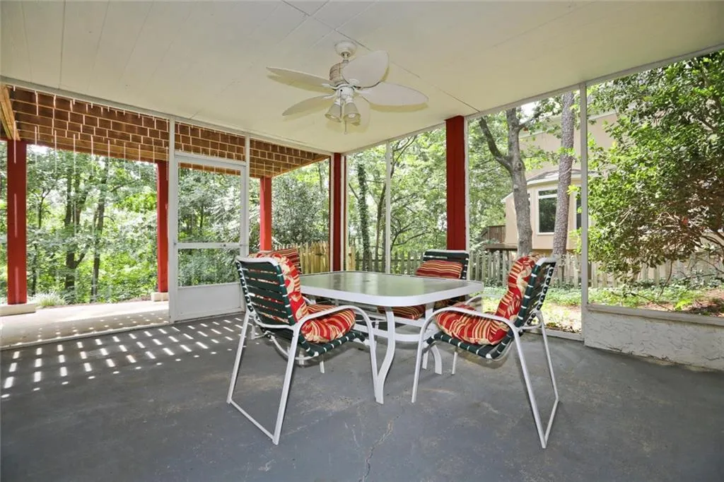 6 Heards Overlook Court, Sandy Springs, Georgia 30328, 5 Bedrooms Bedrooms, ,5 BathroomsBathrooms,Residential,Sold,6 Heards Overlook Court,5899845