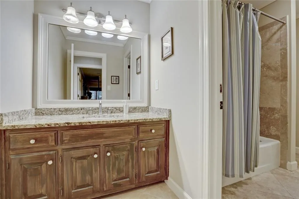 6 Heards Overlook Court, Sandy Springs, Georgia 30328, 5 Bedrooms Bedrooms, ,5 BathroomsBathrooms,Residential,Sold,6 Heards Overlook Court,5899845