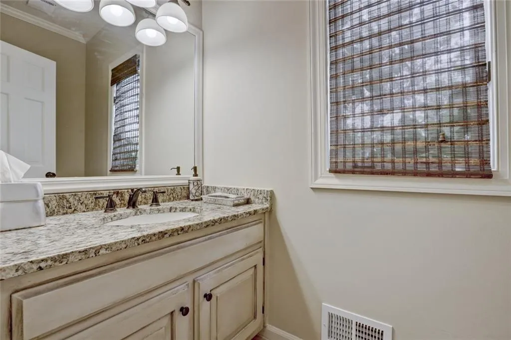 6 Heards Overlook Court, Sandy Springs, Georgia 30328, 5 Bedrooms Bedrooms, ,5 BathroomsBathrooms,Residential,Sold,6 Heards Overlook Court,5899845