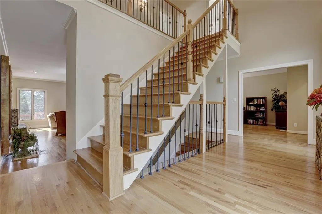 6 Heards Overlook Court, Sandy Springs, Georgia 30328, 5 Bedrooms Bedrooms, ,5 BathroomsBathrooms,Residential,Sold,6 Heards Overlook Court,5899845