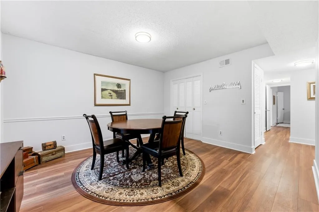 6851 Roswell Road Unit F15, Atlanta, Georgia 30328, 3 Bedrooms Bedrooms, ,2 BathroomsBathrooms,Residential,For Sale,6851 Roswell Road Unit F15,7725074