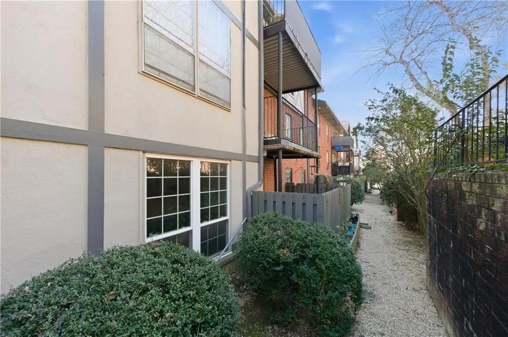 6851 Roswell Road Unit F15, Atlanta, Georgia 30328, 3 Bedrooms Bedrooms, ,2 BathroomsBathrooms,Residential,For Sale,6851 Roswell Road Unit F15,7725074